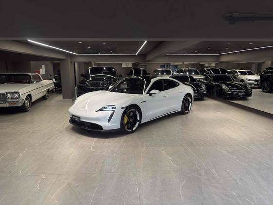 PORSCHE TAYCAN TURBO S ELÉTRICO PORSCHE TAYCAN TURBO S ELÉTRICO